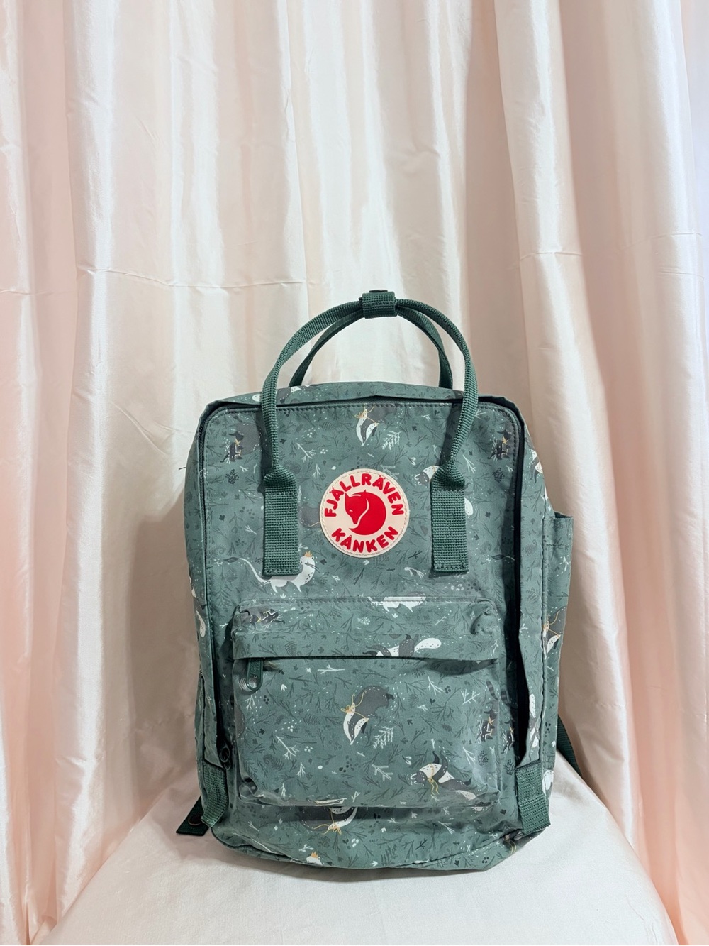 Rare FjallRaven Kanken Green Fable Woodland Badger Art Laptop Backpack - Picture 4 of 5